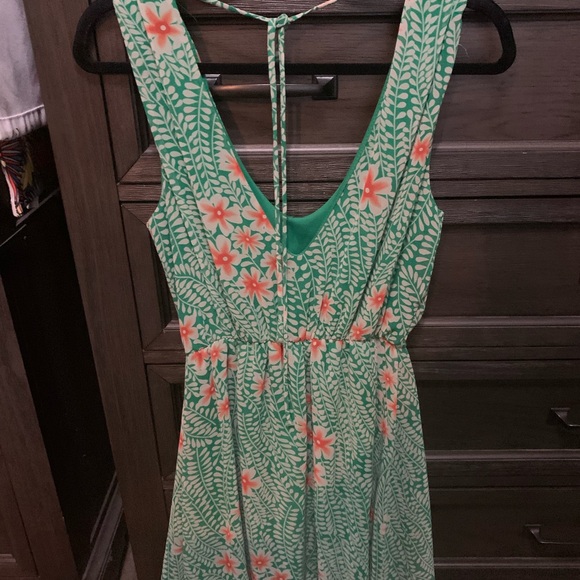 Floral Green Sleeveless Midi Dress with Coral Accents - Picture 3 of 3